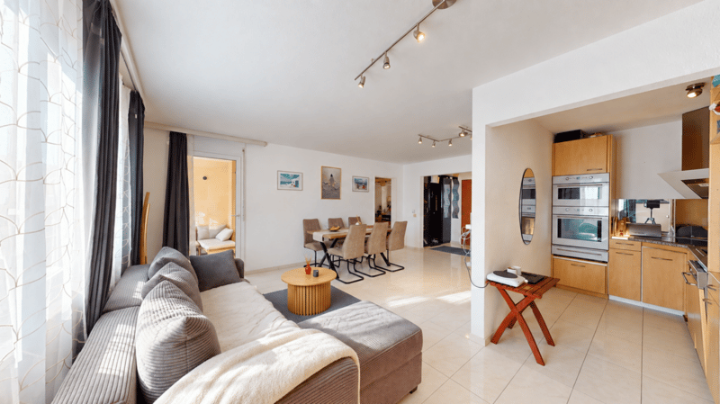 Modernisierte 2.5-Zimmer-Wohnung an zentraler Lage (2)