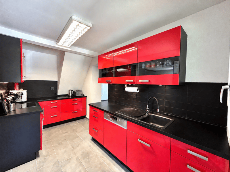 Kernsanierte 4.5-Zimmer-Maisonettewohnung mit Bergsicht! (6)