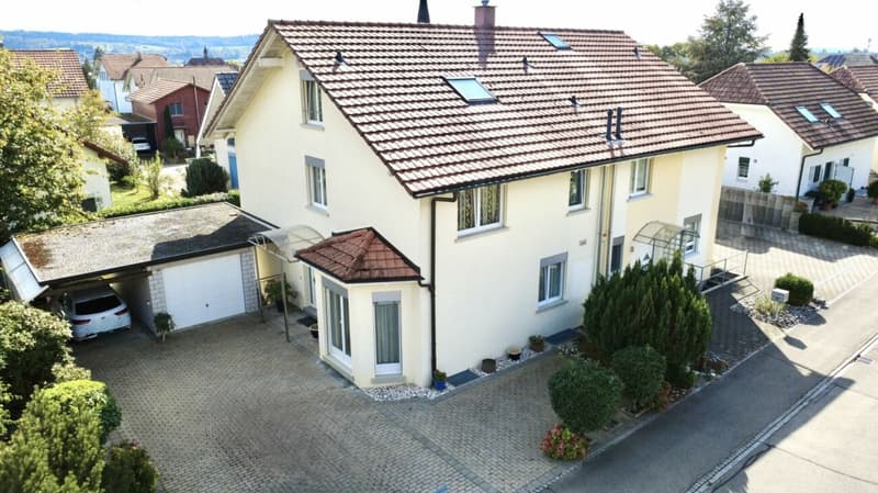 Grosszügiges 7.5-Zimmer Doppel-Einfamilienhaus in Bellach! (12)