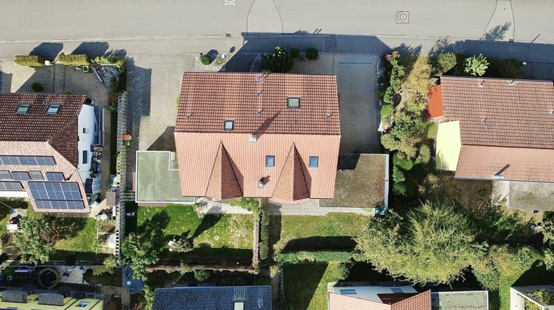 Grosszügiges 7.5-Zimmer Doppel-Einfamilienhaus in Bellach! (13)