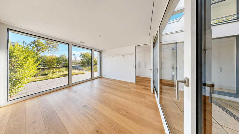 Wohnen mit Weitblick! 4.5 Zimmer Eckhaus mit Garten und Innenhof (9)