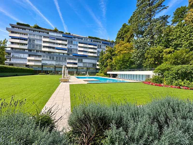 RARE: spacieux appartement de 4.5 pièces avec terrasse et piscine/ unique 2 bedroom unit (12)