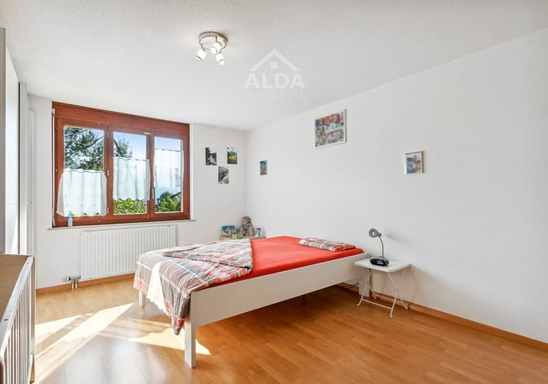 3.5-room apartment with south balcony and view, Plasselb (9)