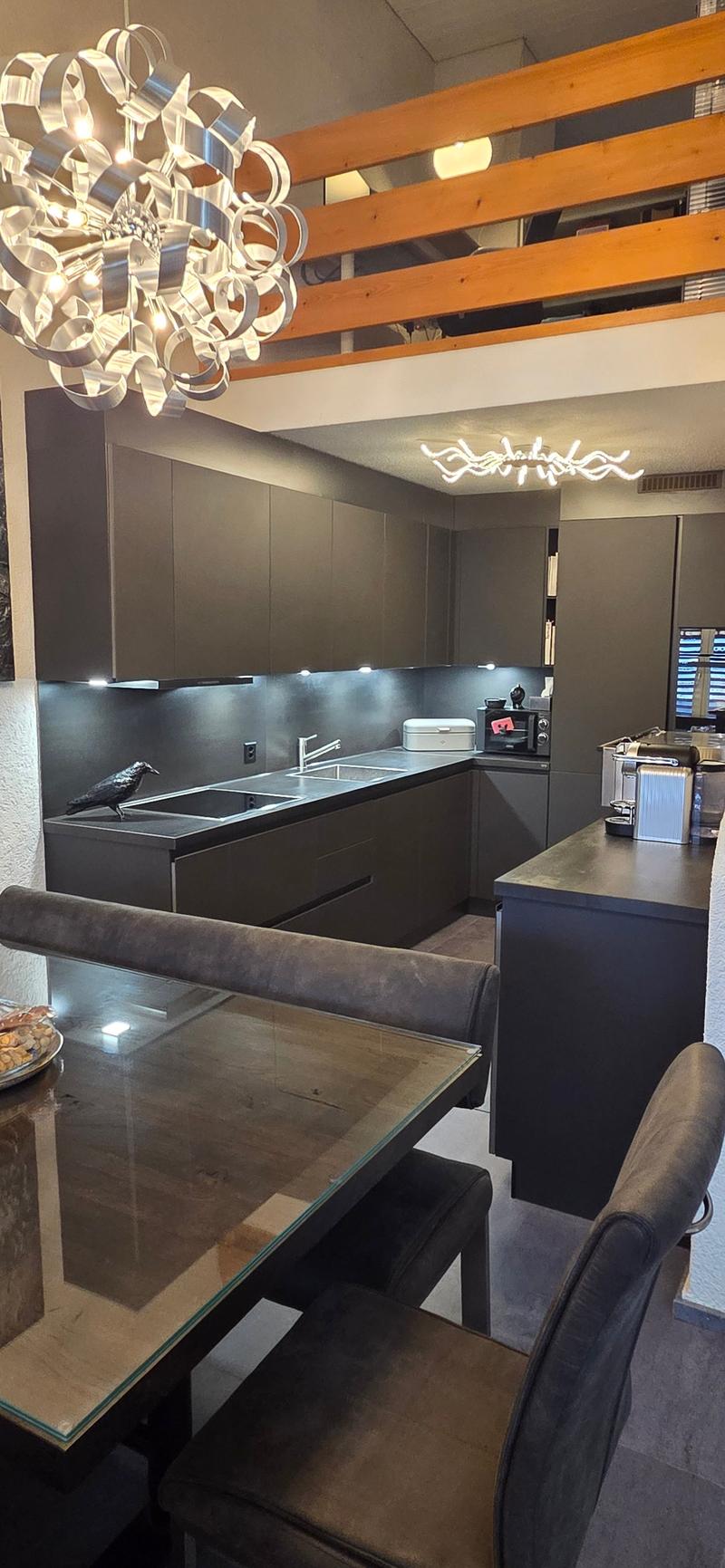 Appartement charmant de 3,5 pièces avec balcon et garage à Schaffhausen (1)