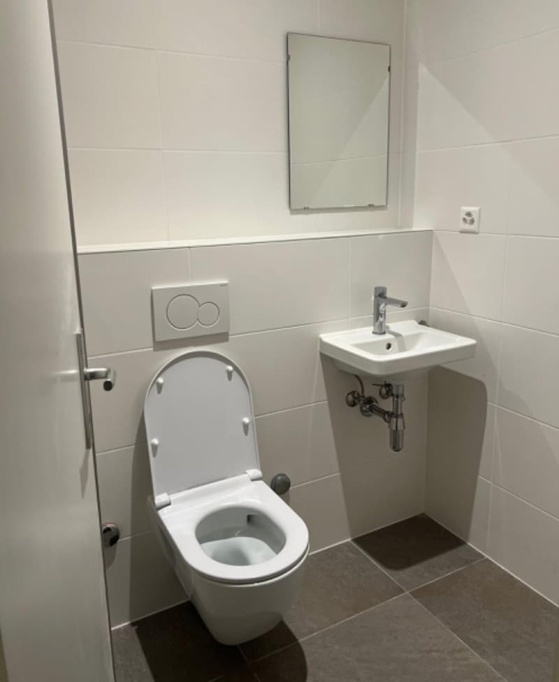 Renovated 4-room apartment on the 5th floor with a view (9)