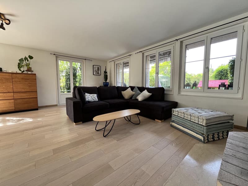 Schönes 5,5-Zimmer-Einfamilienhaus mit Garten, Terrasse und 2 Parkplätzen - Exklusiv ! - (11)