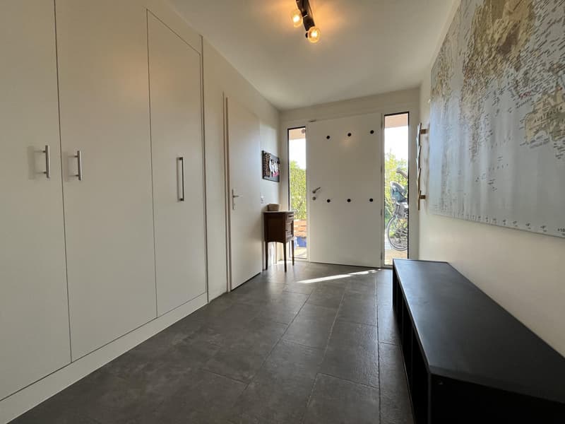 Schönes 5,5-Zimmer-Einfamilienhaus mit Garten, Terrasse und 2 Parkplätzen - Exklusiv ! - (7)