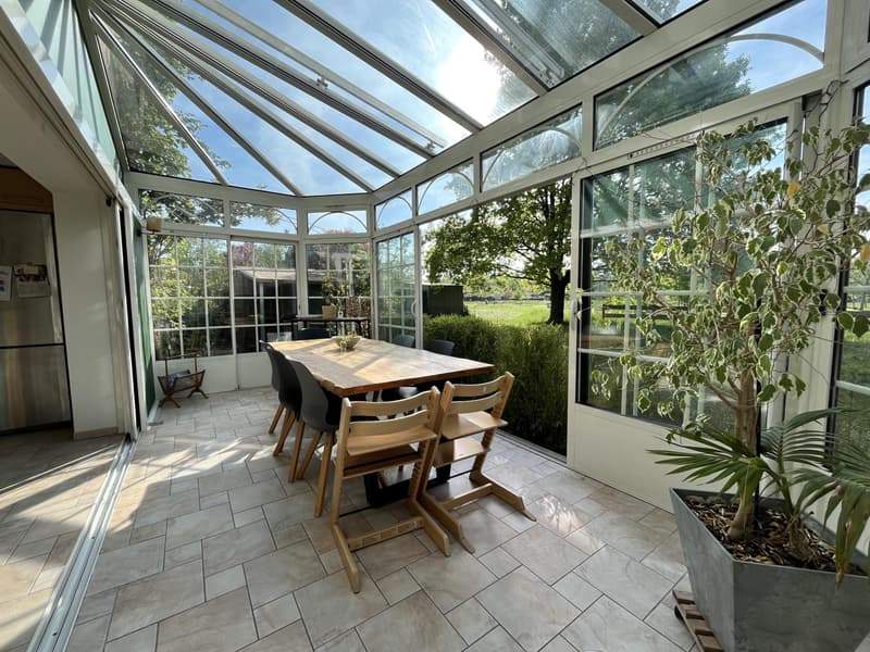 Schönes 5,5-Zimmer-Einfamilienhaus mit Garten, Terrasse und 2 Parkplätzen - Exklusiv ! - (4)