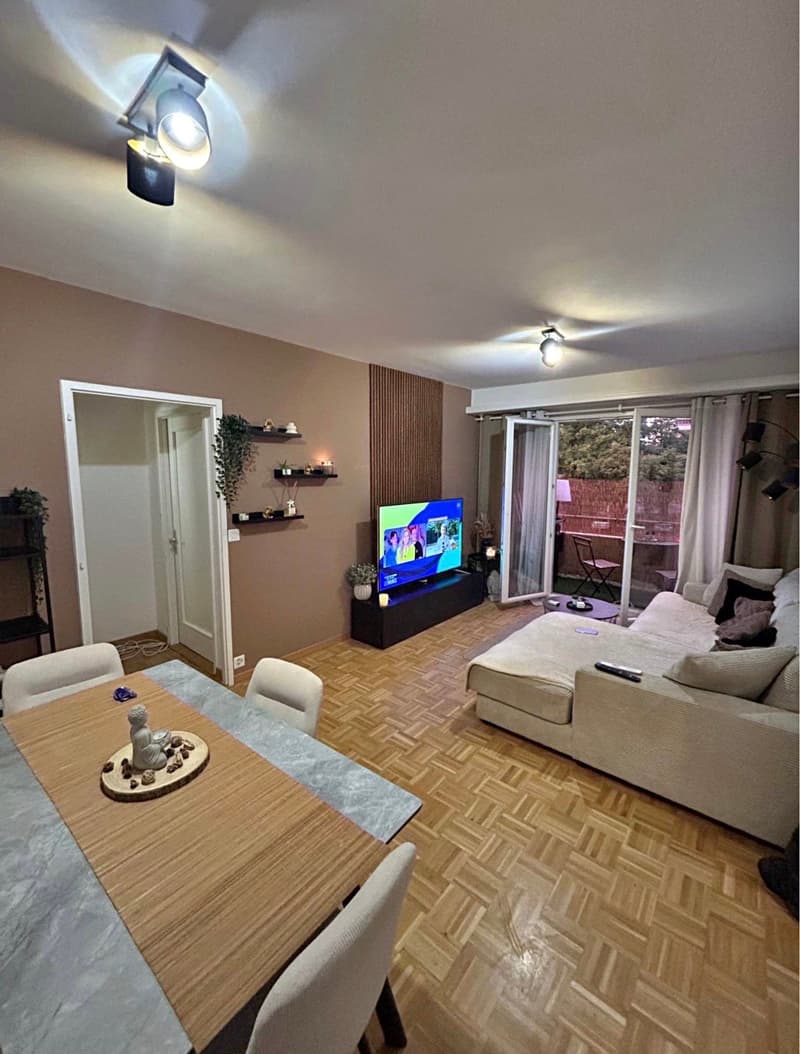 Prächtige 4-Zimmer-Wohnung mit Balkon und Parkplatz (3)