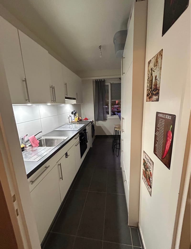 Prächtige 4-Zimmer-Wohnung mit Balkon und Parkplatz (2)