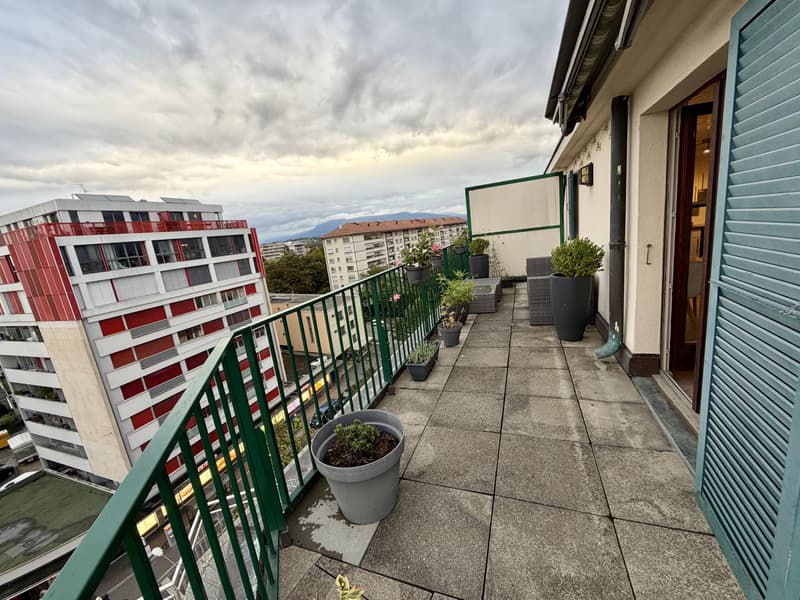 Appartement 4,5 pièces en attique situé dans le quartier de Saint-Gervais. (9)