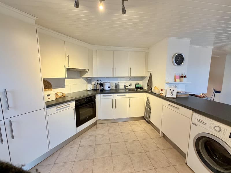Appartement 4,5 pièces en attique situé dans le quartier de Saint-Gervais. (5)