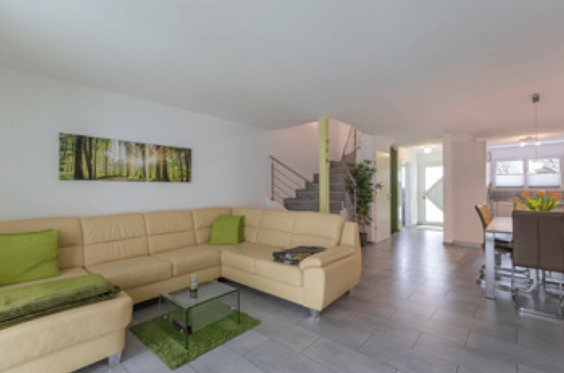 Charmantes 5.5-Zimmer-Doppeleinfamilienhaus in Lyss (8)