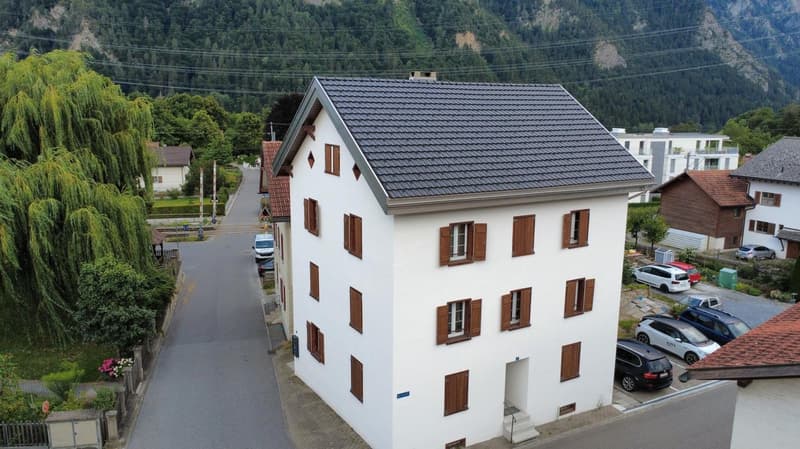 RÉSERVÉ - Maison multifamiliale rénovée au cœur avec 4 unités à Rhäzüns (2)