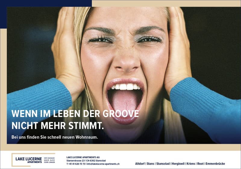 Image of a woman with her hands on her ears shouting, with a tagline in German.
