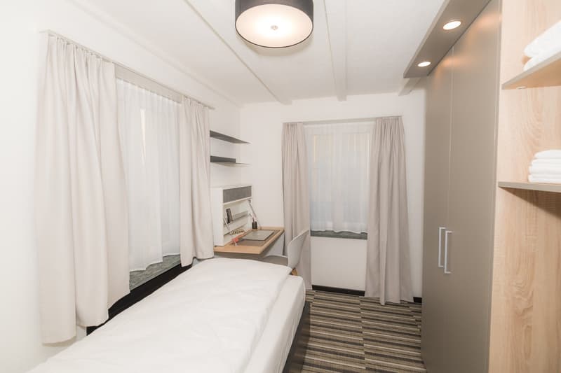 From 1.8.26 modern furnished room in central location in Kriens (2)