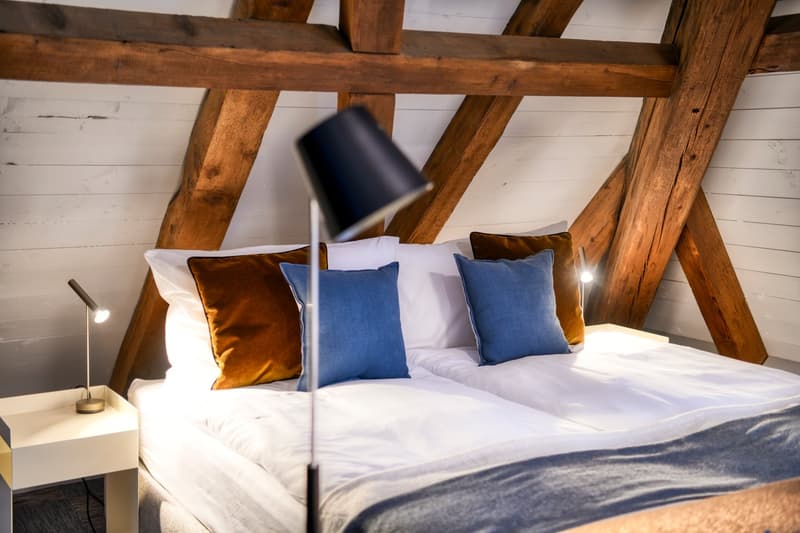 Nouveau loft mansardé meublé dans un emplacement très central à Altdorf (4)