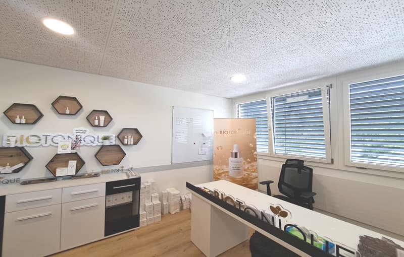 28 m² - Attraktiver Gewerberaum mit eigener Küche (3)