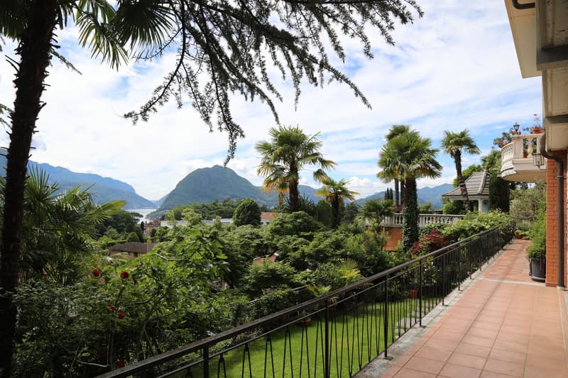 Exklusive Panoramavilla mit Seeblick auf den Luganersee und Swimmingpool (8)