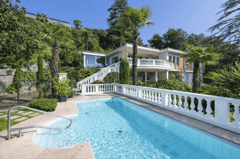 Exklusive Panoramavilla mit Seeblick auf den Luganersee und Swimmingpool (1)