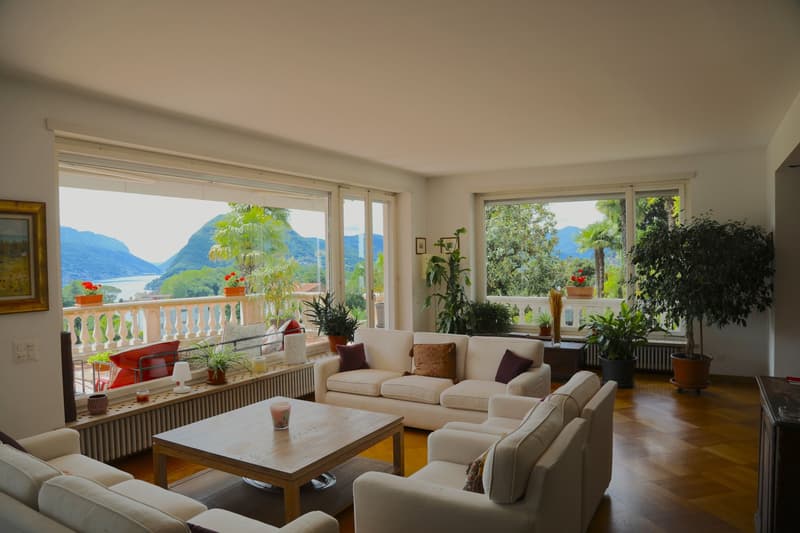 Panoramic villa with view of Lake Lugano and pool (10)