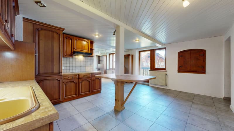 Multi-family house with 2 apartments for sale (3)