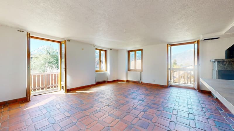 Multi-family house with 2 apartments for sale (5)