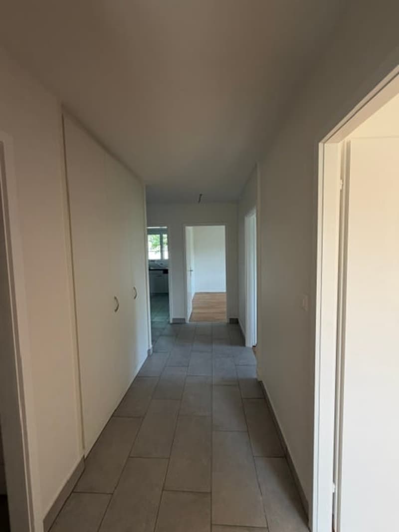 Magnifique appartement lumineux de 4 pièces avec balcon à Cortaillod (2)