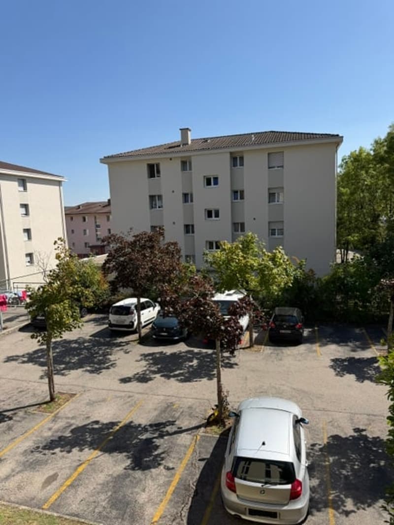 Appartement 4.5 pièces rénové avec balcon à CRESSIER (20)