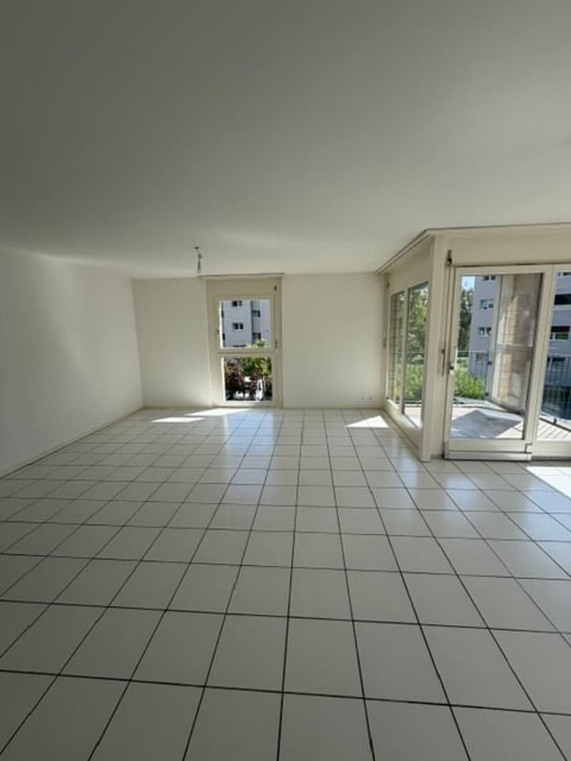 Appartement 4.5 pièces rénové avec balcon à CRESSIER (4)