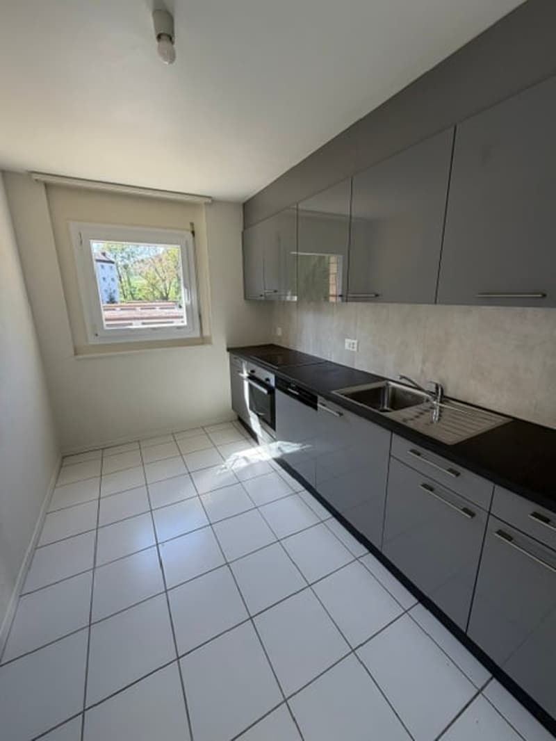 Appartement 4.5 pièces rénové avec balcon à CRESSIER (2)