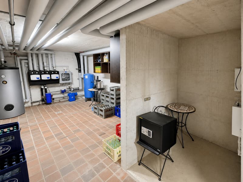 Lokal Gewerbe zu vermieten in Porrentruy, ca. 200 m² mit ausgebauter Bar und großem Keller (8)