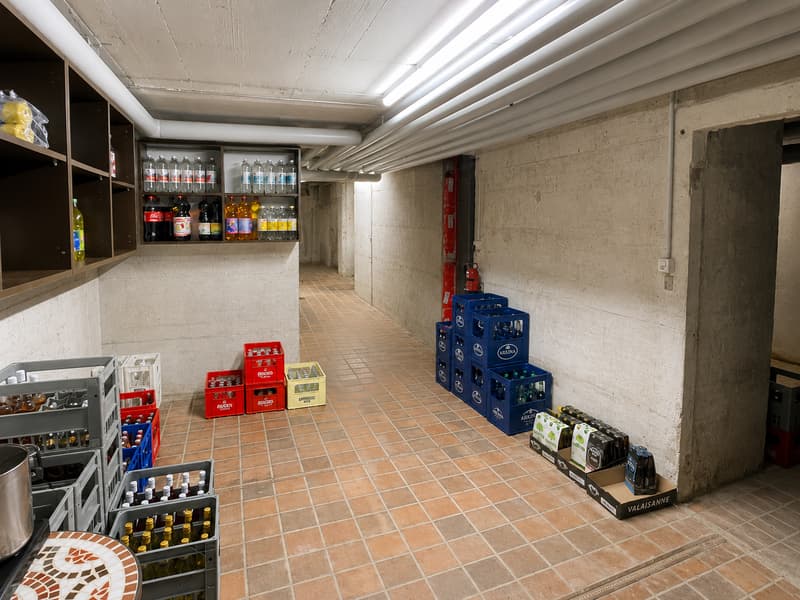 Lokal Gewerbe zu vermieten in Porrentruy, ca. 200 m² mit ausgebauter Bar und großem Keller (9)