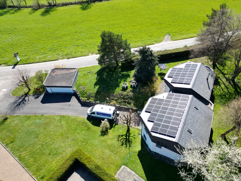 Maison à l'architecture contemporaine unique avec jardin, véranda et grand garage (8)