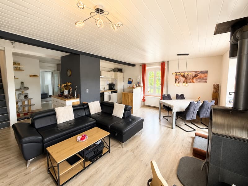Maison bifamiliale charmante à Grandfontaine – 4.5 pièces avec garage et balcon (3)