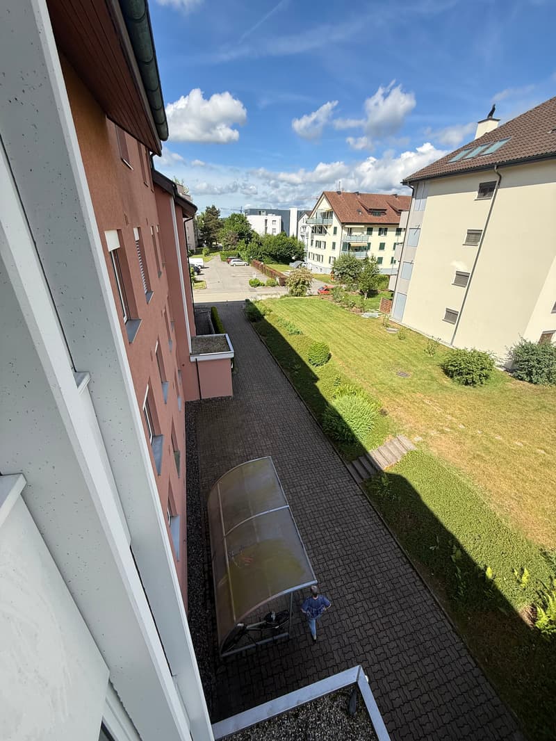 Hinter dem Haus