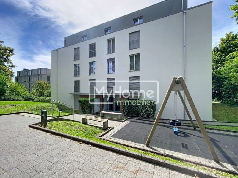 Spacieux appartement de 4,5 pièces avec un grand balcon d'angle dans un environnement résidentiel recherché (19)