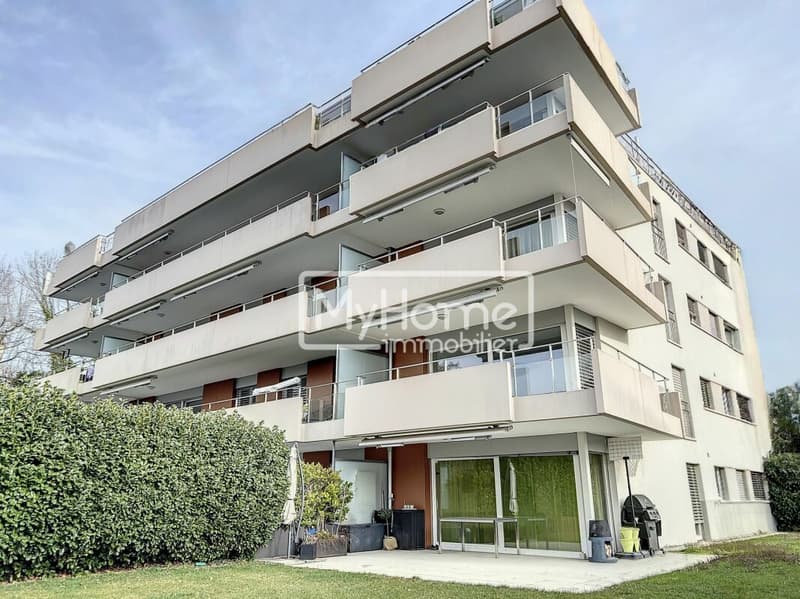 Spacieux appartement de 4,5 pièces avec un grand balcon d'angle dans un environnement résidentiel recherché (21)