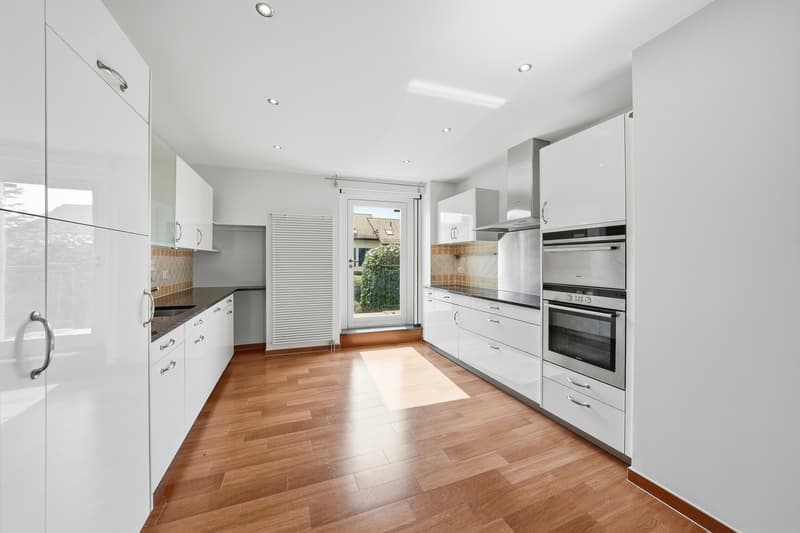 Haus im Dorf mit 7,5 Zimmern und Pool im Herzen von Gilly (2)