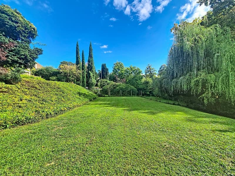Individuelle de caractère avec grand jardin arboré (13)