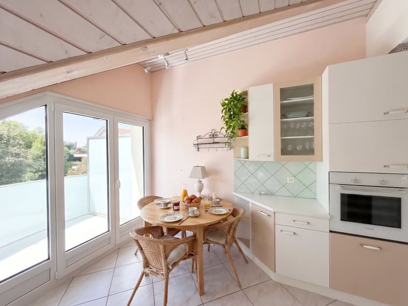 Cuisine avec vue sur le balcon