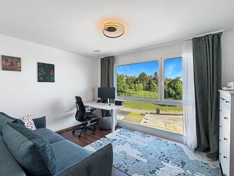 Neuwertige 4½-Zimmer-Wohnung mit Seeblick über den Zürichsee (6)