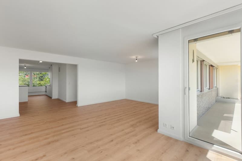 Klausweg 62 - Wohnzimmer / Durchgang Küche