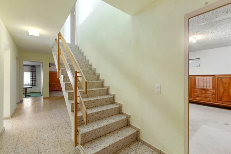 Grosszügiges 6½-Zimmer-Einfamilienhaus mit Doppelgarage (8)