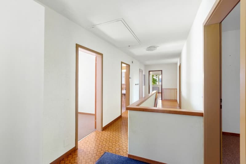 Grosszügiges 6½-Zimmer-Einfamilienhaus mit Doppelgarage (9)