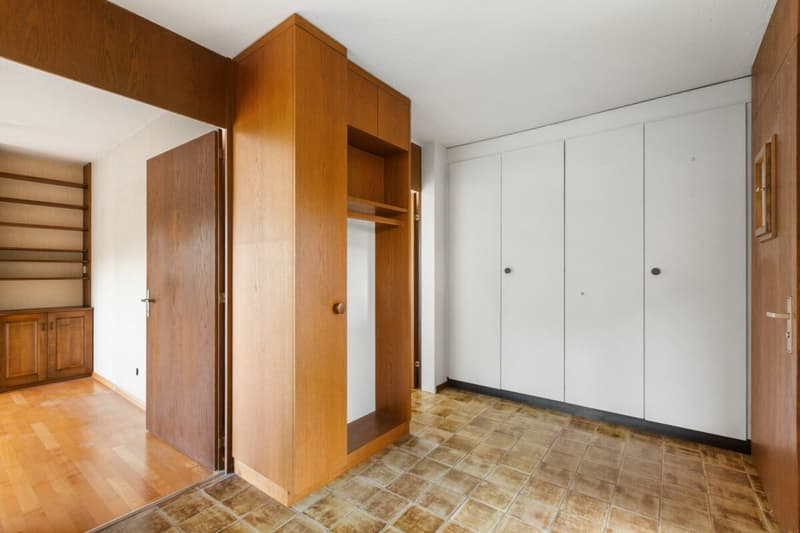 Grosszügige 2½-Zimmer-Terrassenwohnung mit Weitsicht (5)