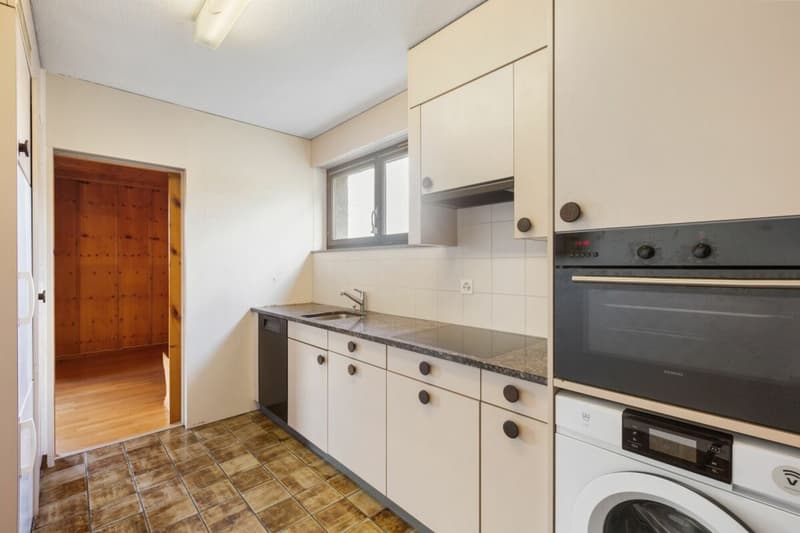 Grosszügige 2½-Zimmer-Terrassenwohnung mit Weitsicht (11)