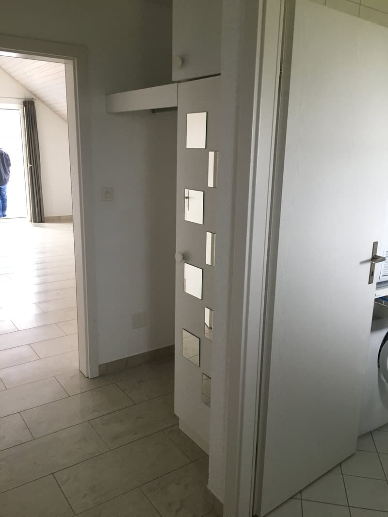 Helle 3.5-Zimmer-Dachwohnung mit Südbalkon & viel Charme (9)