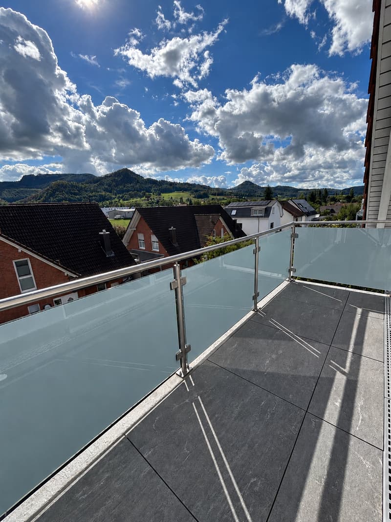 Helle 3.5-Zimmer-Dachwohnung mit Südbalkon & viel Charme (1)