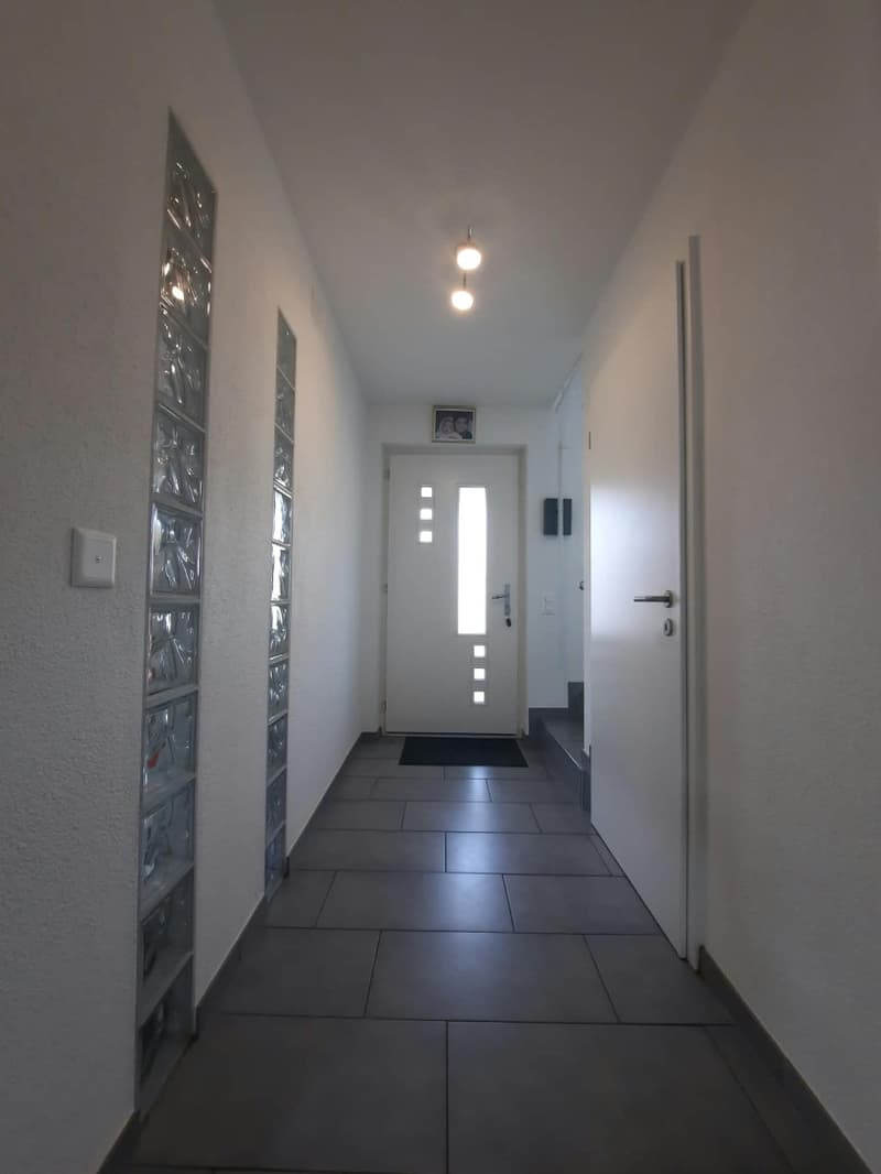 RUHIGES FAMILIENHEIM IN ROTHRIST MIT GROSSZüGIGEM GARTEN UND AUSBAUPOTENZIAL (3)